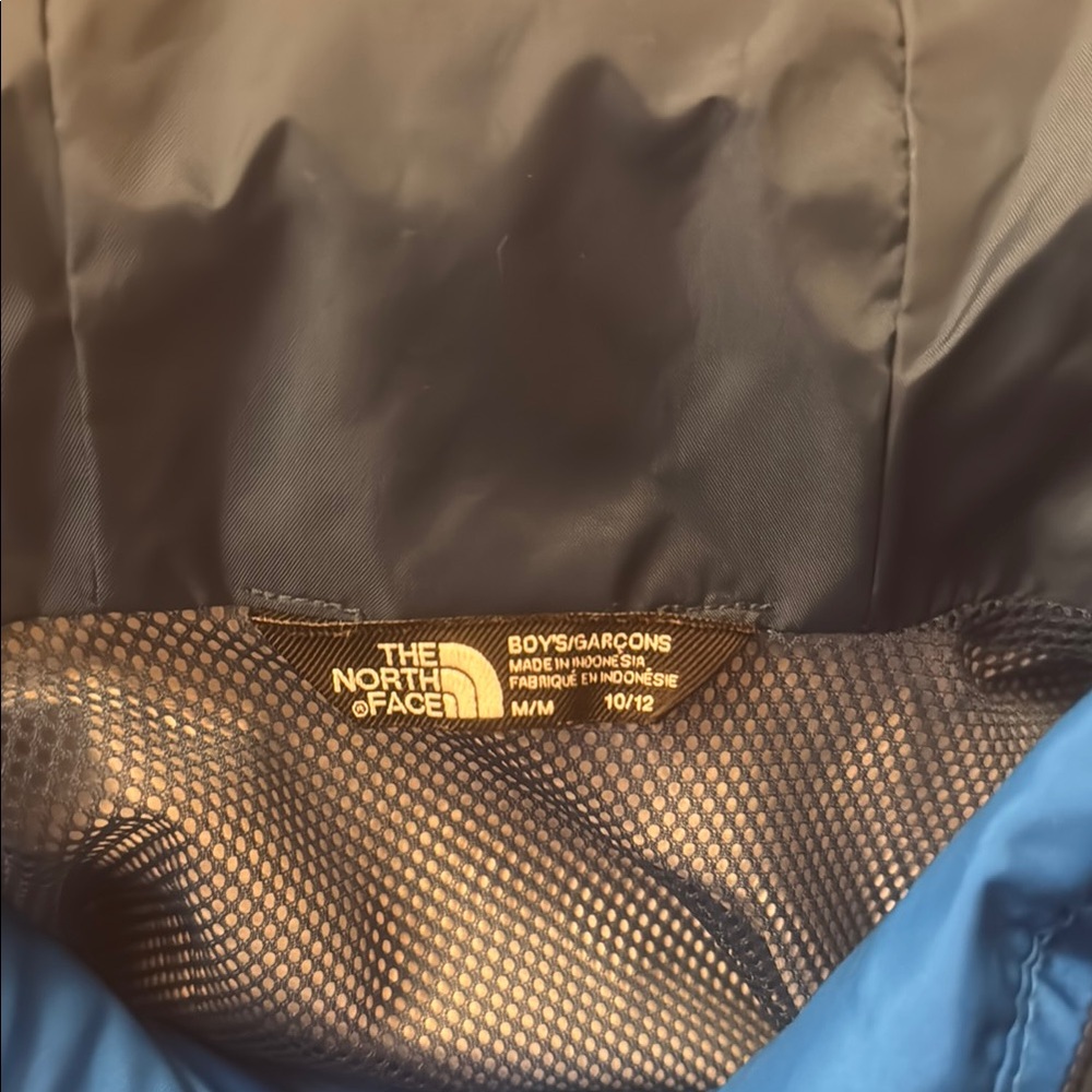The North Face Blue Puffer Jacket with Hood and Color Blocking (Boys 10/12) - Picture 2 of 5